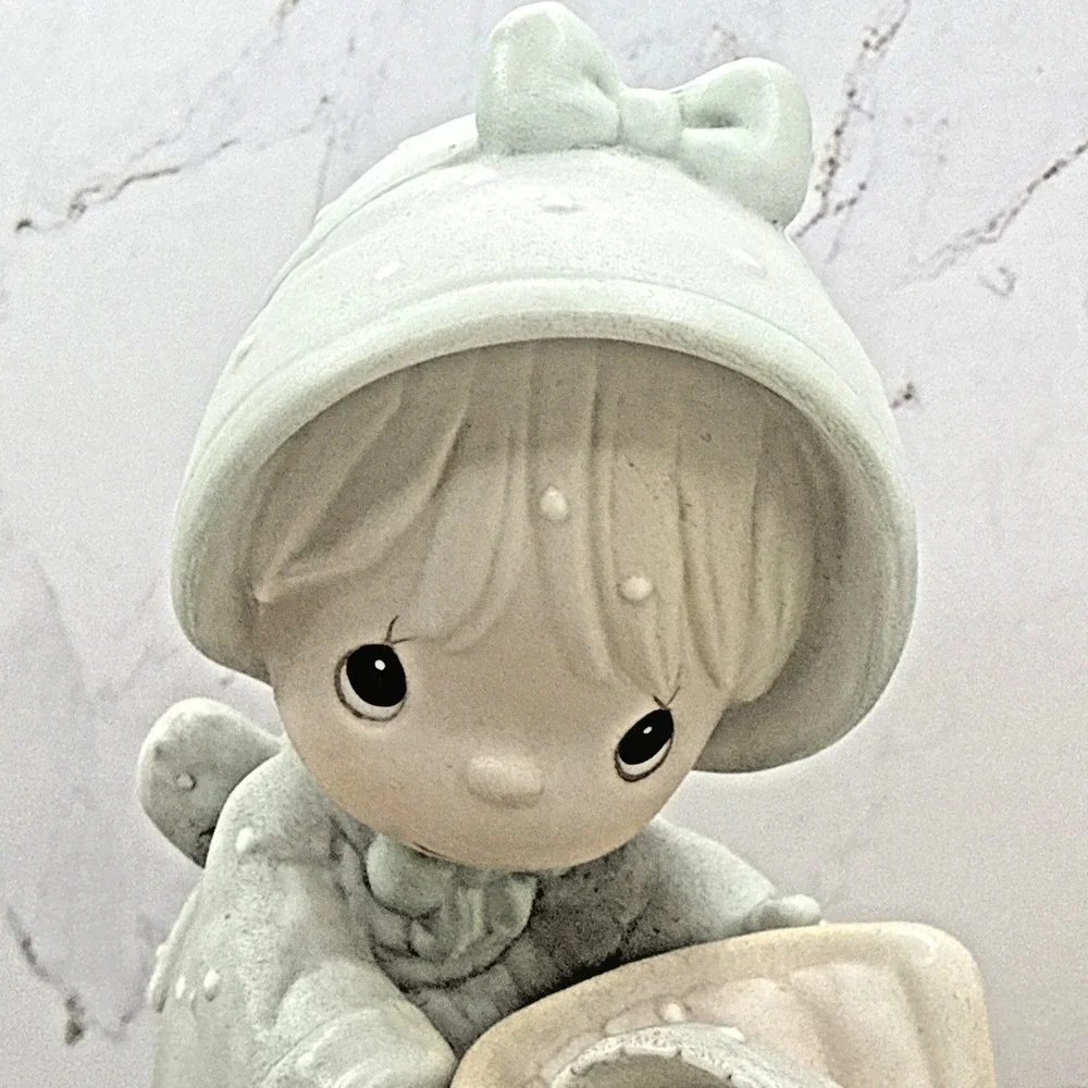 Precious Moments January Calendar Girl Winter Doll‎ In Sleigh Sled 1987 NEW